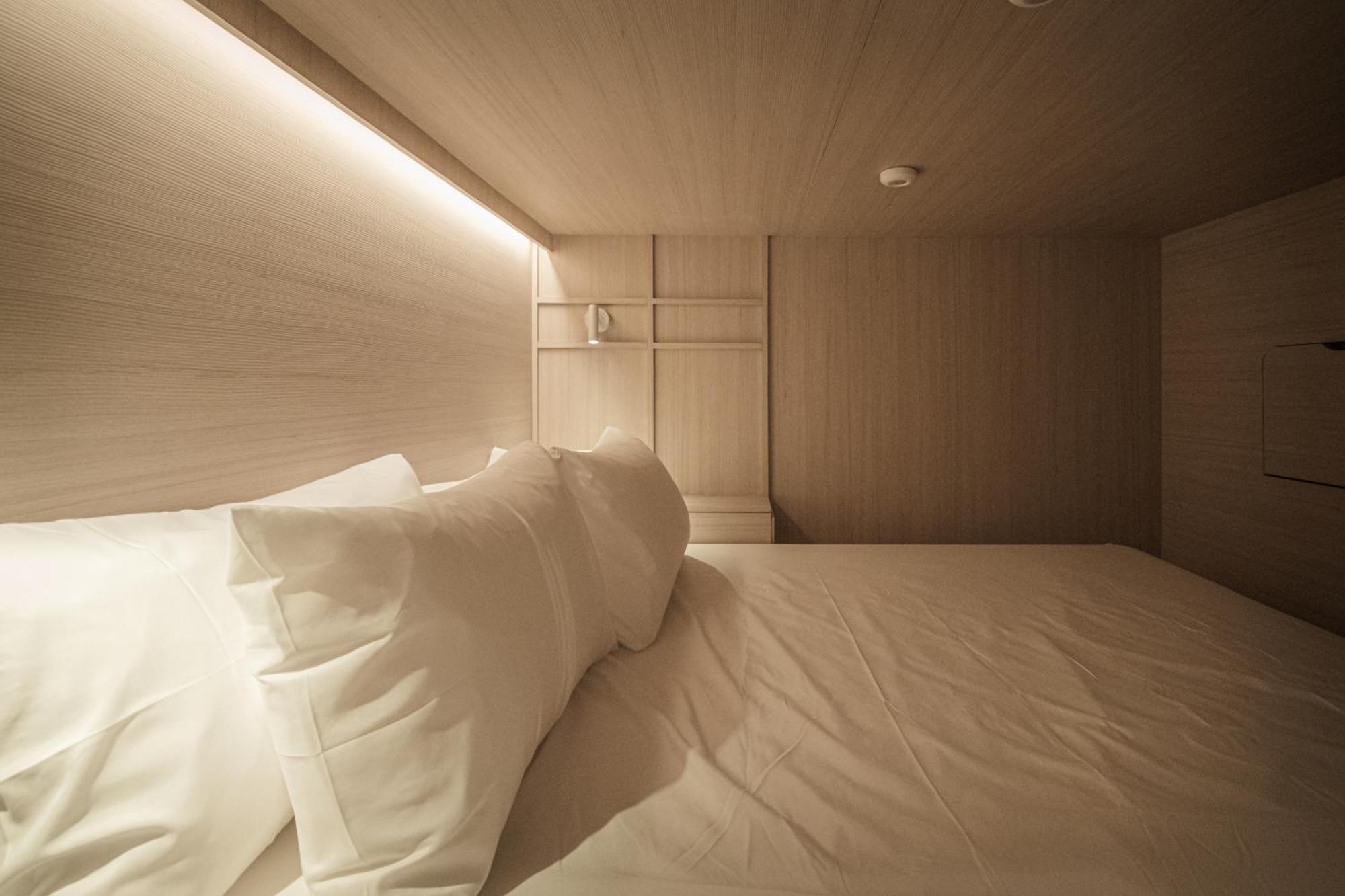 Jyu Capsule Hotel Singapore Bagian luar foto